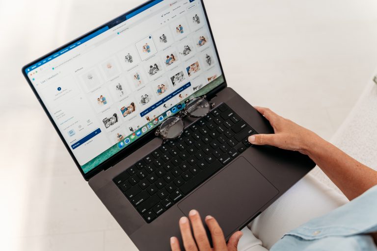 Computer screen