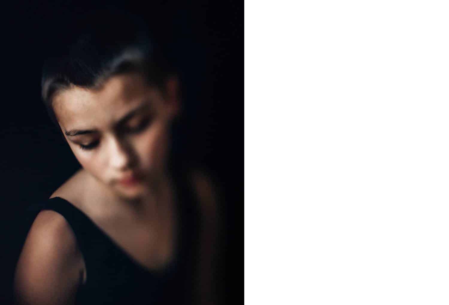 Photo: Erin Falkenham's freelens portrait of a young girl with a pixie cut.