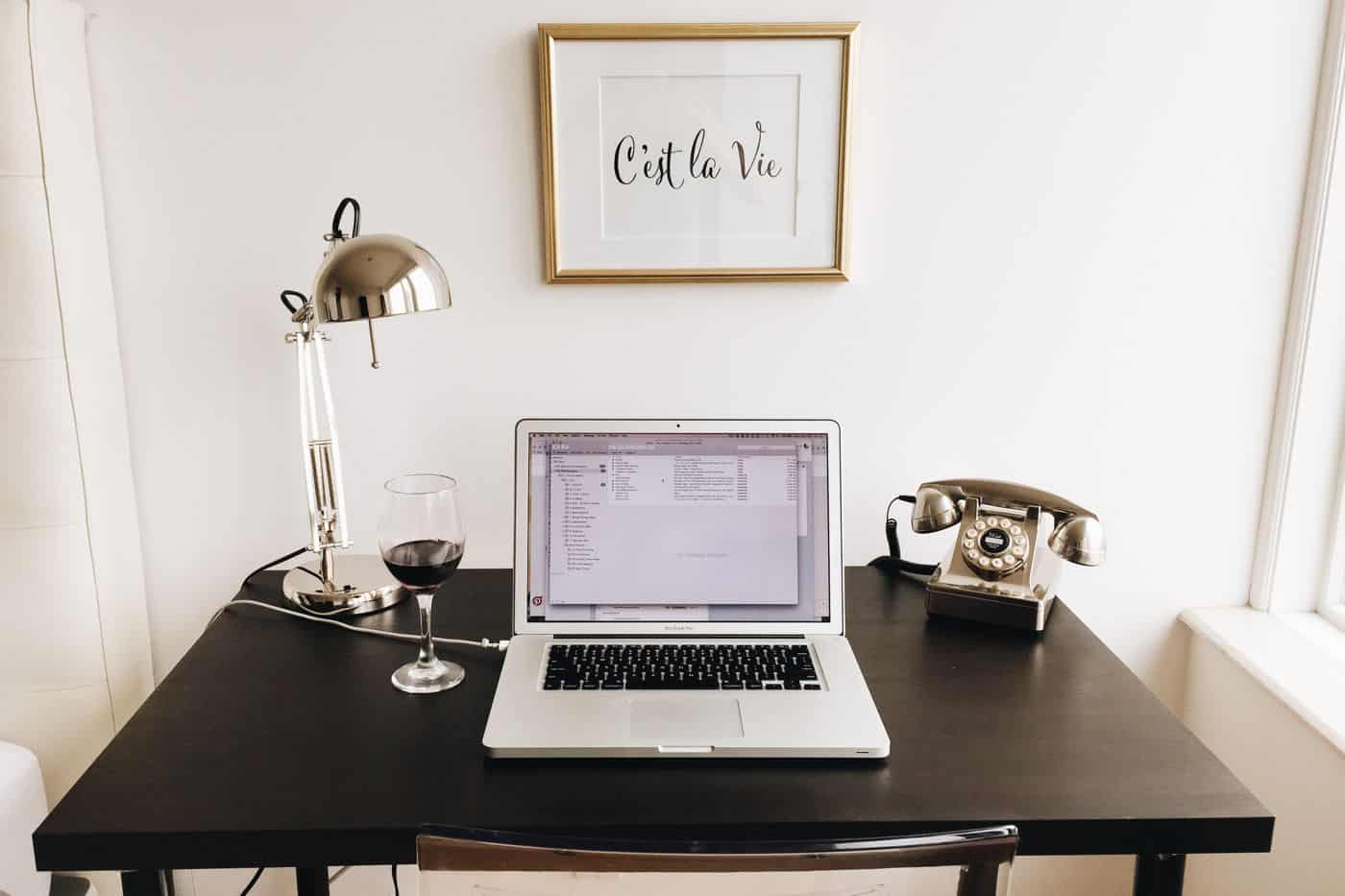 Copy and paste these email templates, and make this year's holiday sale your best EVER.