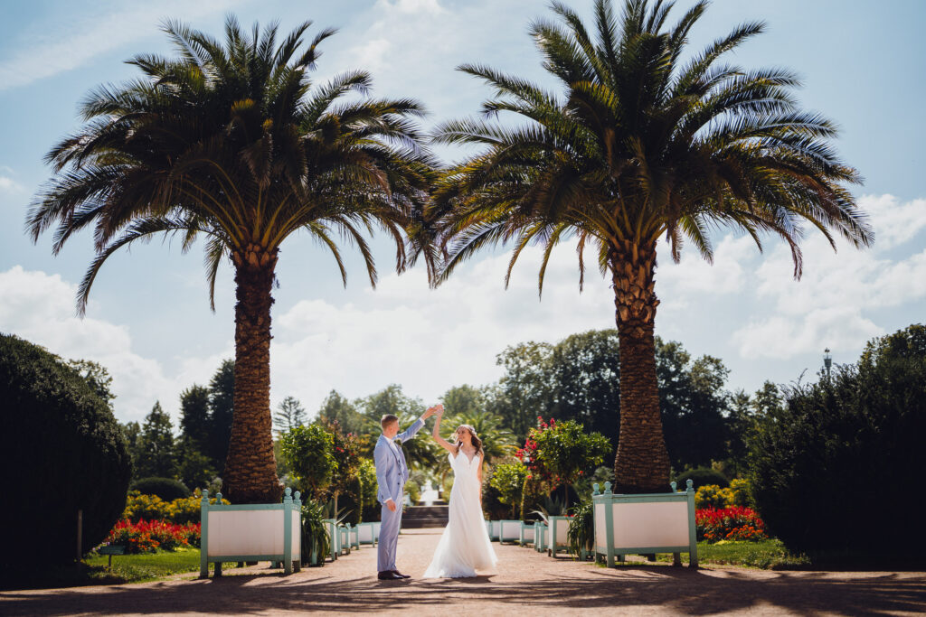 walking running pose Andreas Pollok 2