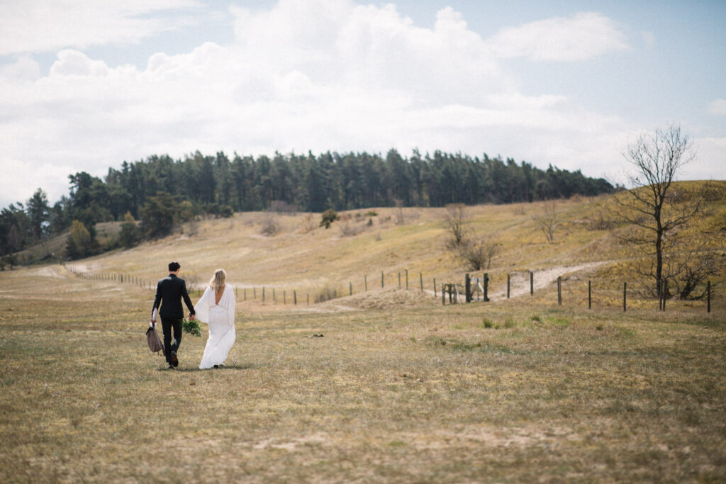 walking running pose tove lundquist